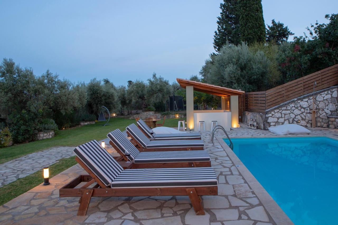 Villa Artemis Nikiana Exterior photo